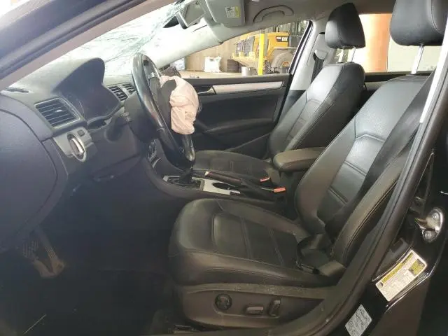2013 VOLKSWAGEN PASSAT SE  