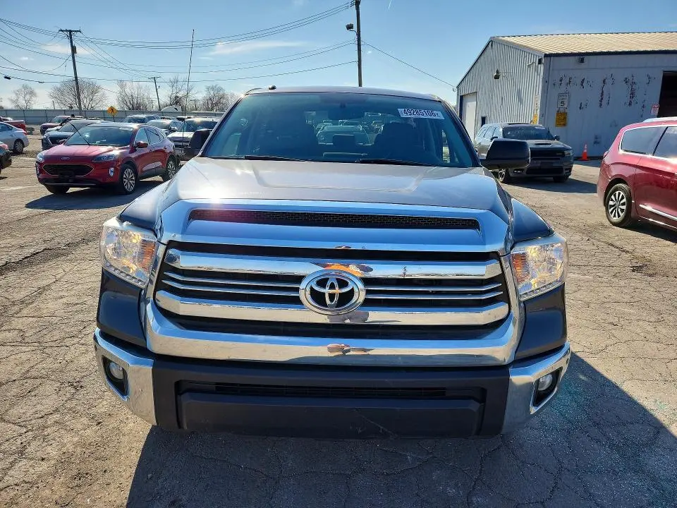 2016 TOYOTA TUNDRA CREWMAX SR5  