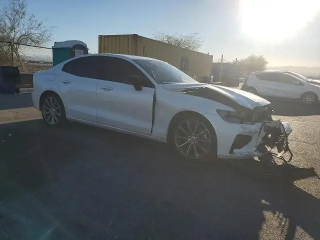 2021 VOLVO S60 T5 MOMENTUM  