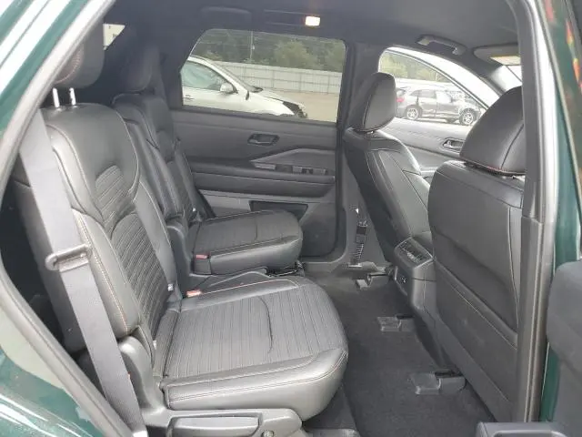2023 NISSAN PATHFINDER SV  