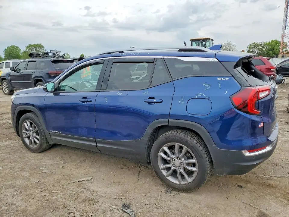 2022 GMC TERRAIN SLT  