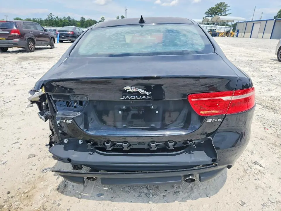 2018 JAGUAR XE PREMIUM  