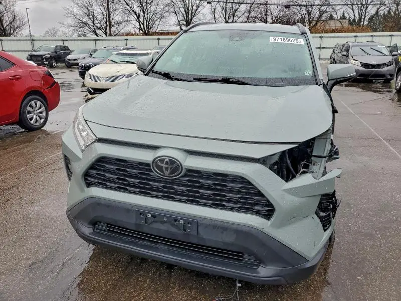 2021 TOYOTA RAV4 XLE  
