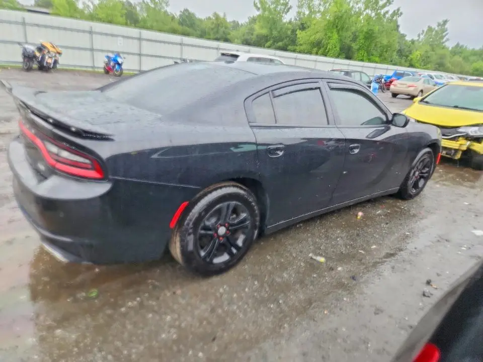 2022 DODGE CHARGER SXT  