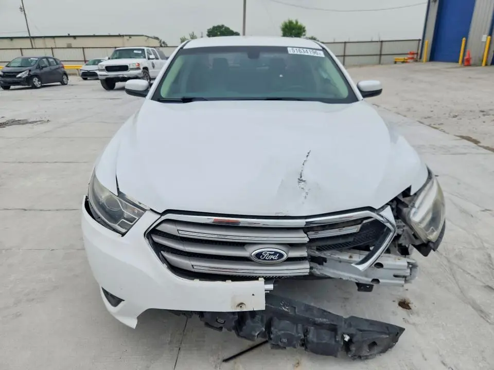 2015 FORD TAURUS SEL  