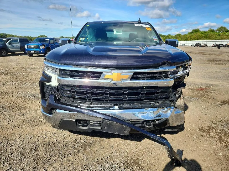 2024 CHEVROLET SILVERADO K1500 LT  