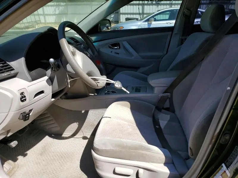 2011 TOYOTA CAMRY LE  