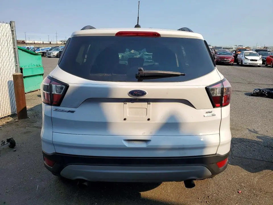 2018 FORD ESCAPE SE  