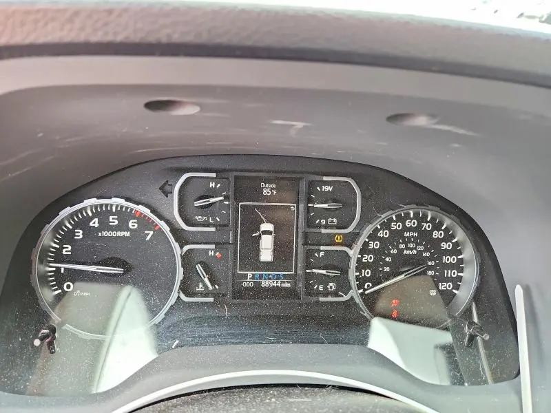 2018 TOYOTA TUNDRA CREWMAX SR5  