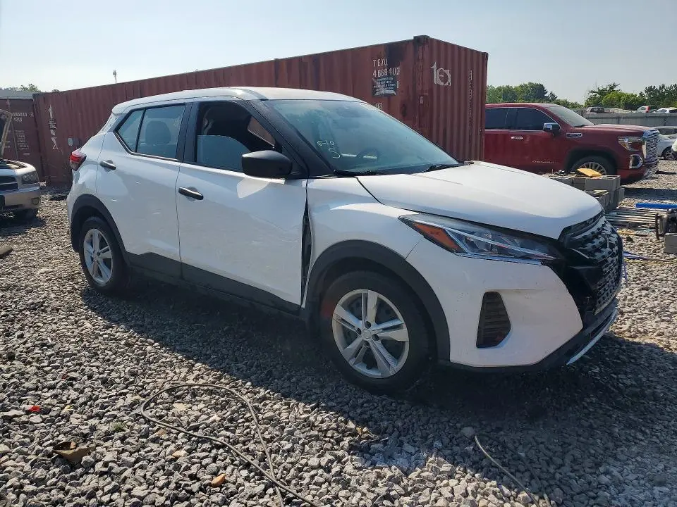 2021 NISSAN KICKS S  