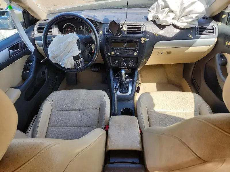 2013 VOLKSWAGEN JETTA SE  