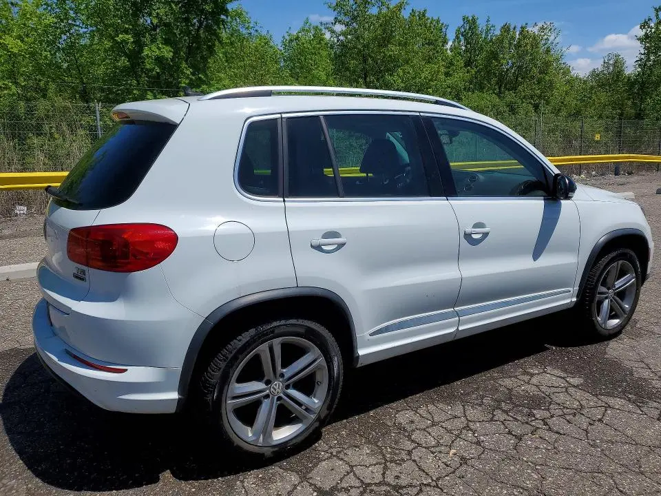 2017 VOLKSWAGEN TIGUAN SPORT  