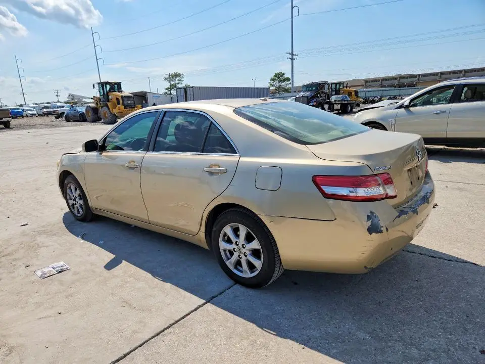 2011 TOYOTA CAMRY LE  