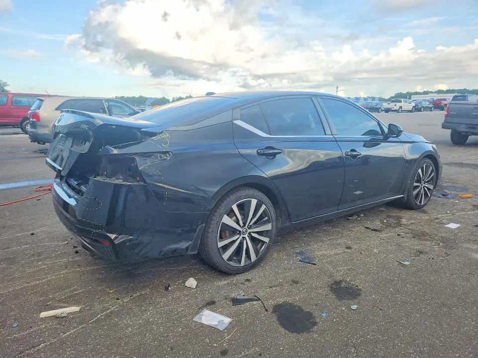 2020 NISSAN ALTIMA SR  