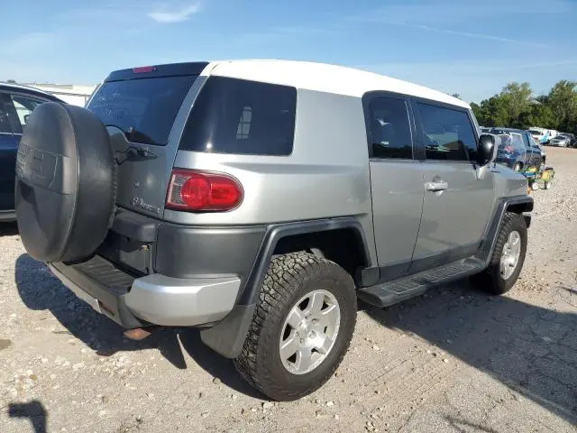 2010 TOYOTA FJ CRUISER   