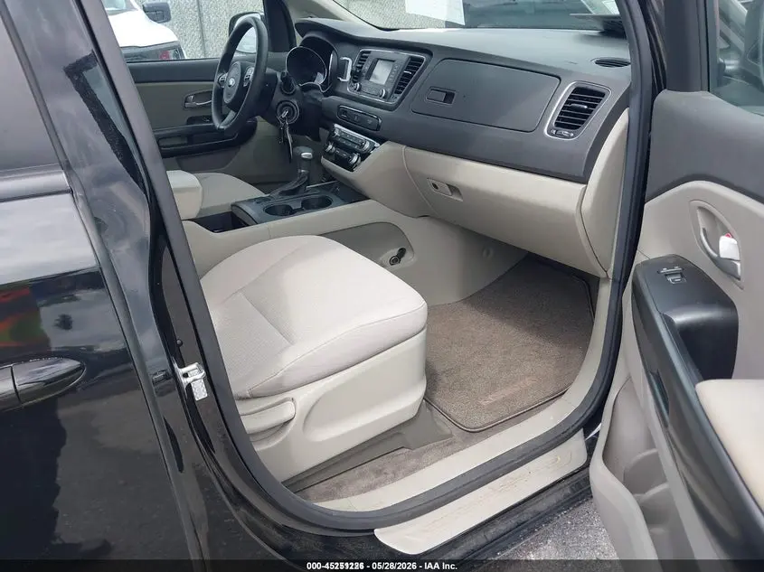 2018 KIA SEDONA L