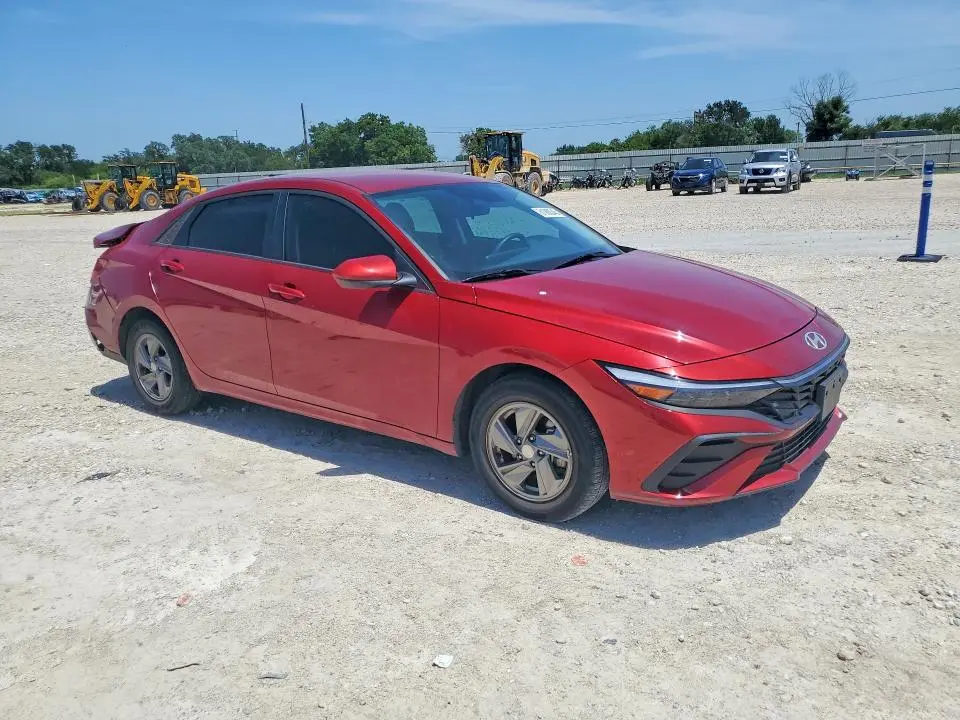 2025 HYUNDAI ELANTRA SE  