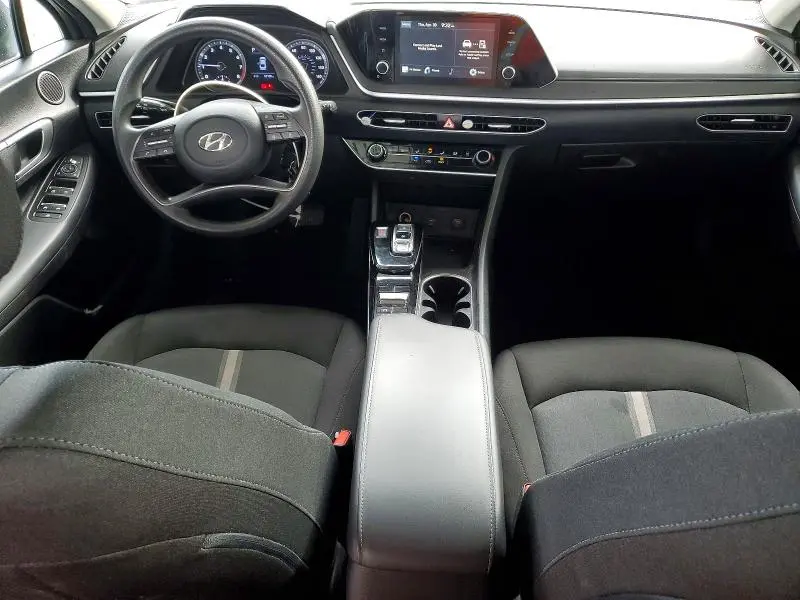 2022 HYUNDAI SONATA SE  