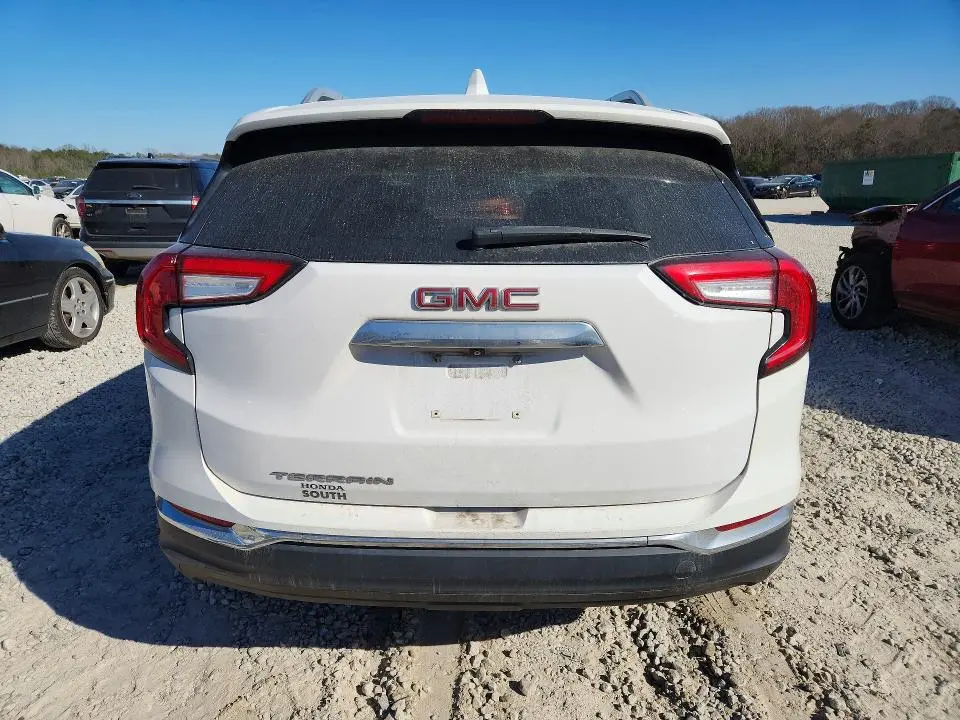 2022 GMC TERRAIN SLT  