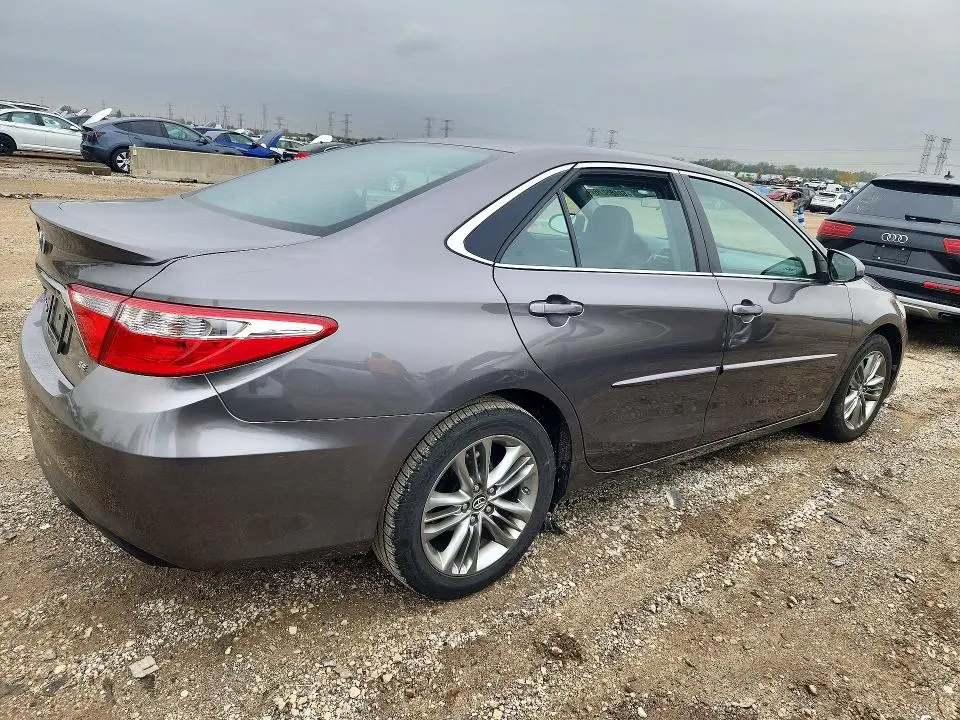 2017 TOYOTA CAMRY SE  