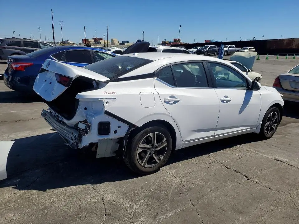 2025 NISSAN SENTRA SV  