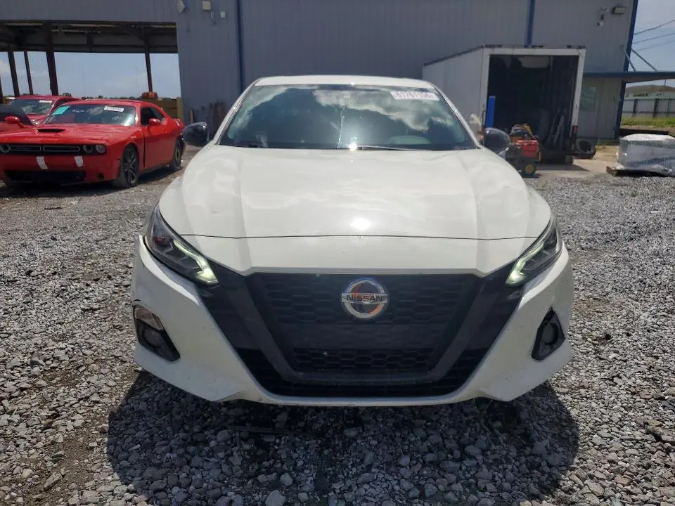 2022 NISSAN ALTIMA SR  