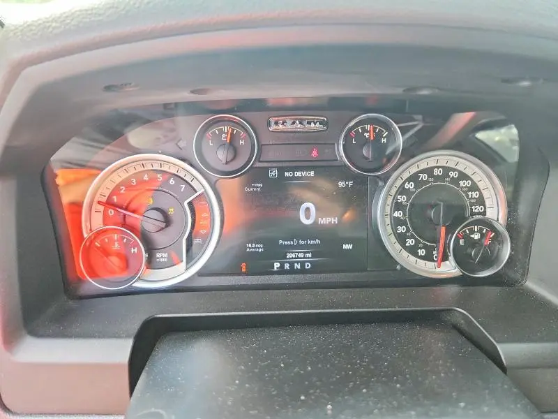 2017 RAM 1500 SLT  