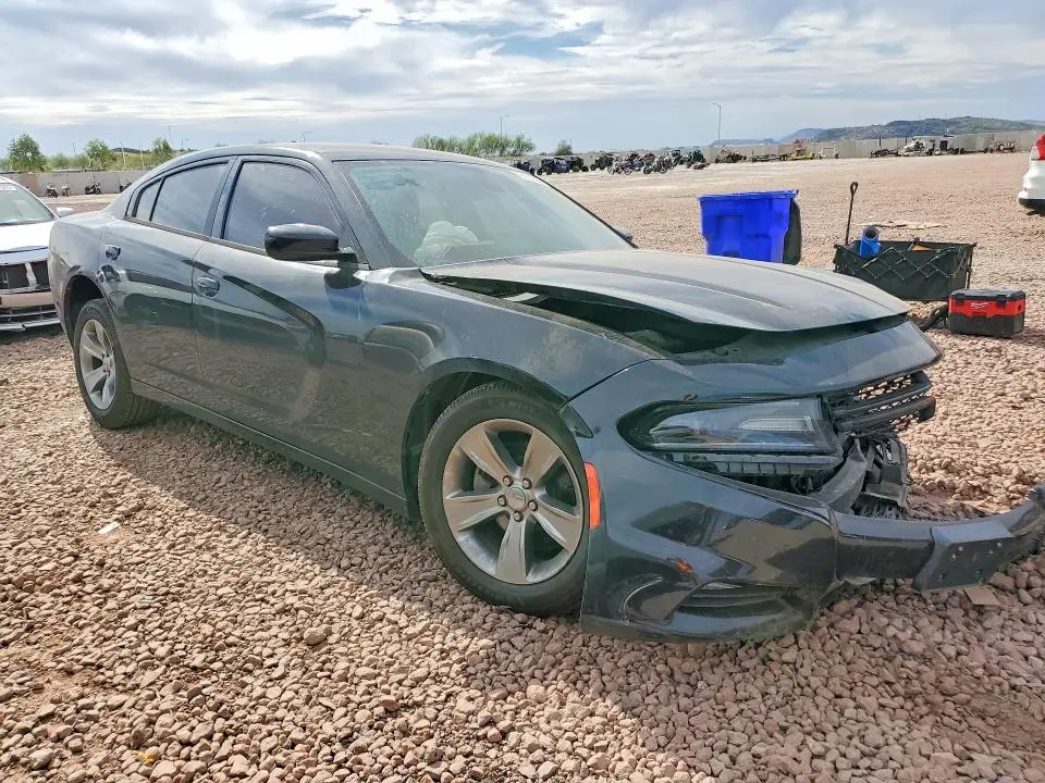 2016 DODGE CHARGER SXT  