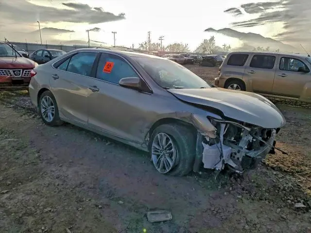 2016 TOYOTA CAMRY LE  