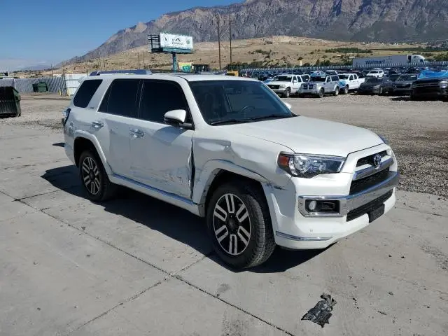 2019 TOYOTA 4RUNNER SR5/SR5 PREMIUM  