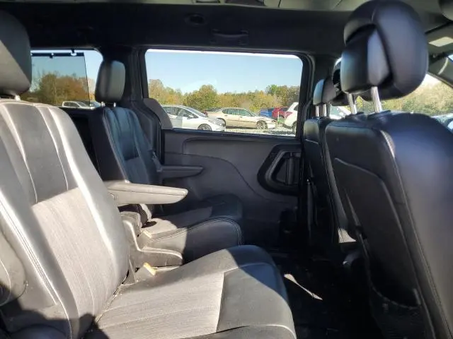 2016 CHRYSLER TOWN & COUNTRY S  