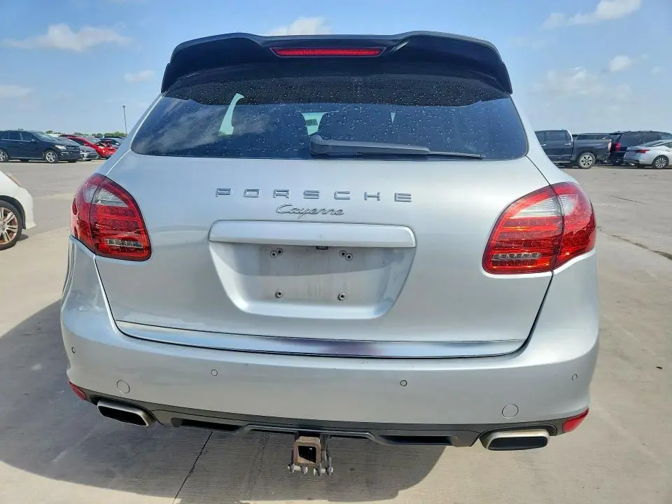 2012 PORSCHE CAYENNE   