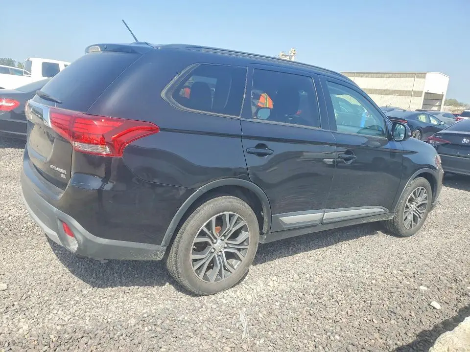 2016 MITSUBISHI OUTLANDER SE  