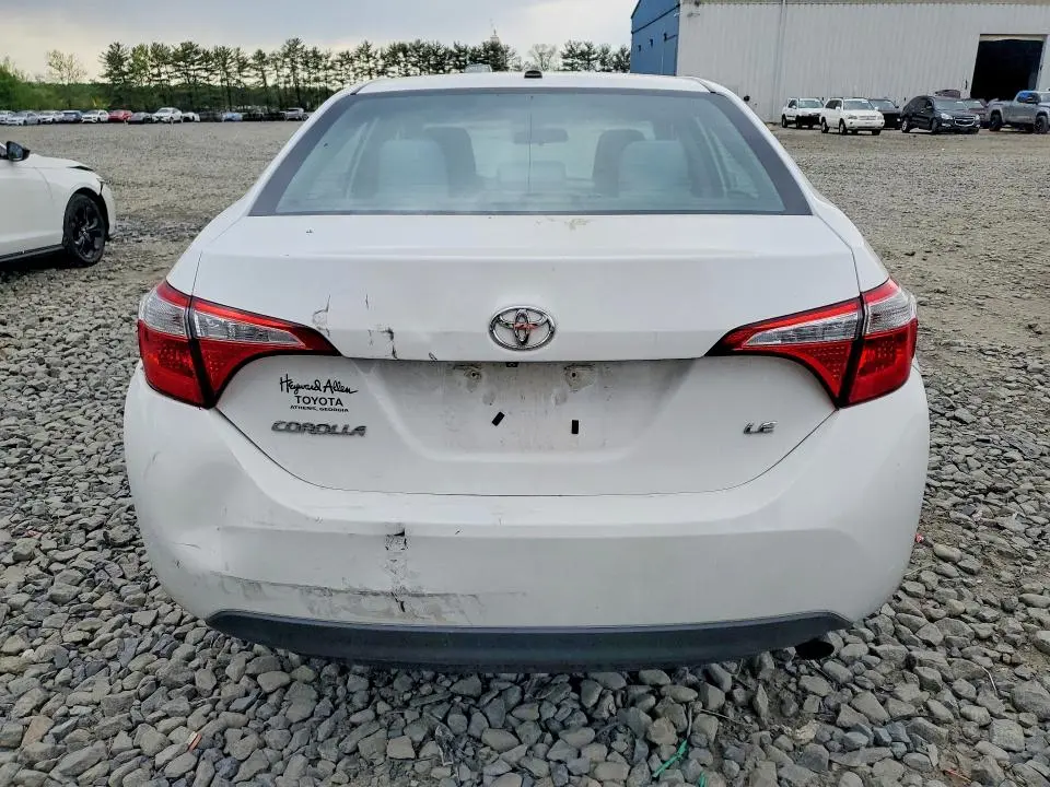 2015 TOYOTA COROLLA LE PLUS  