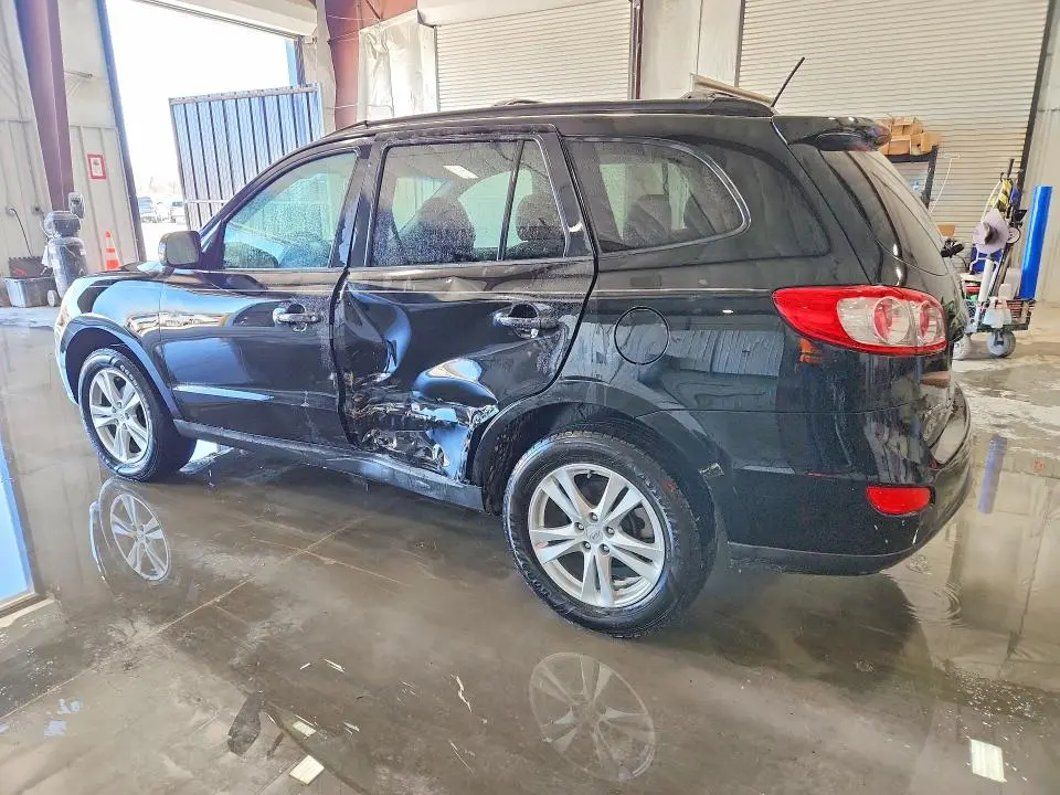 2011 HYUNDAI SANTA FE SE  