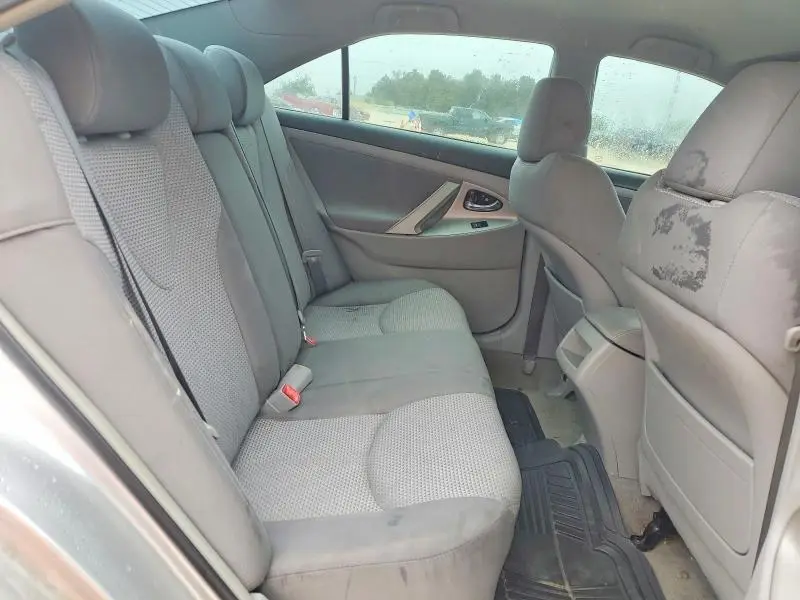 2011 TOYOTA CAMRY SE  