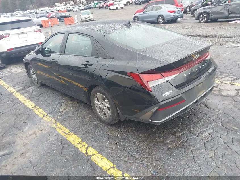 2024 HYUNDAI ELANTRA SE
