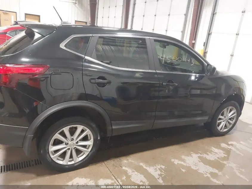 2017 NISSAN ROGUE SPORT S