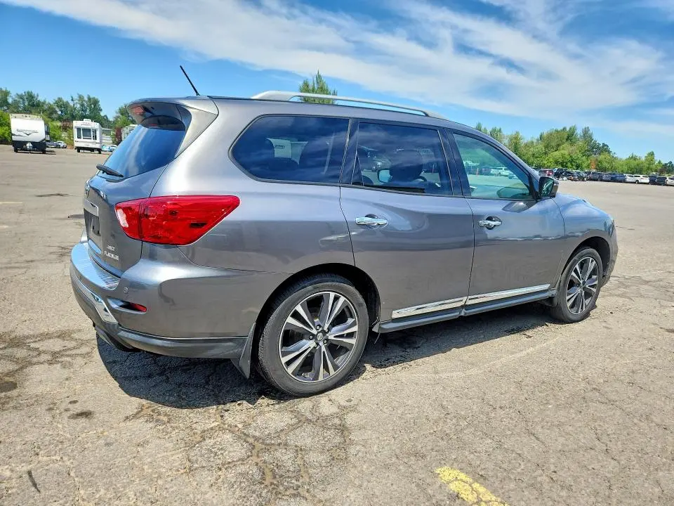 2017 NISSAN PATHFINDER PLATINUM  