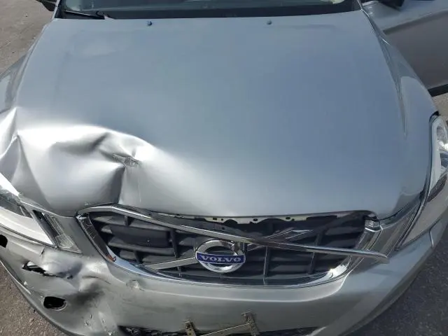 2011 VOLVO XC60 T6