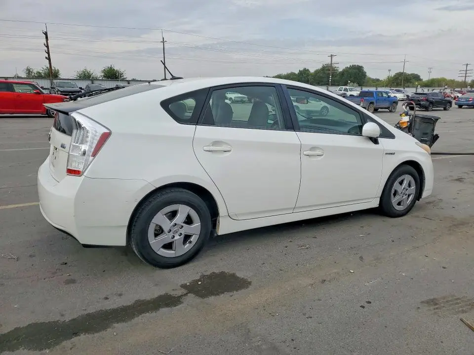 2010 TOYOTA PRIUS II  