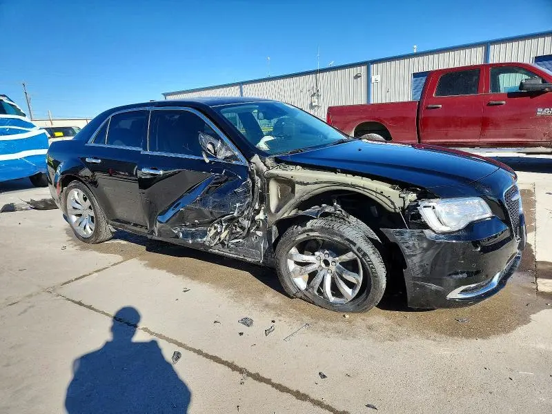 2019 CHRYSLER 300 LIMITED  