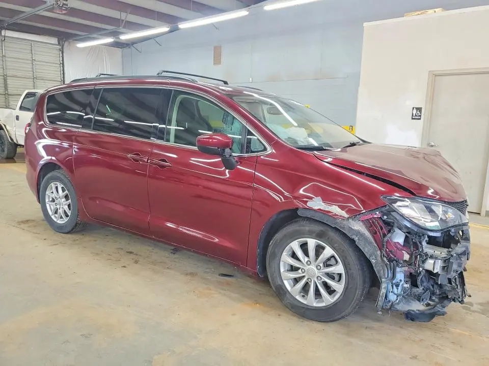 2020 CHRYSLER VOYAGER LXI  