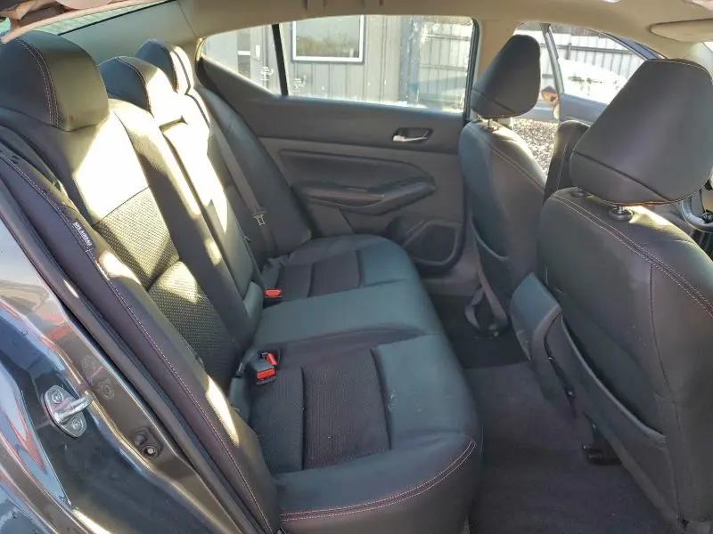 2021 NISSAN ALTIMA SR  