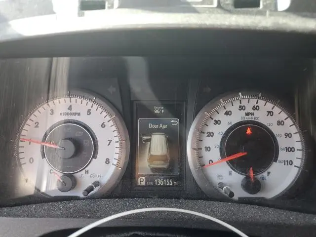 2017 TOYOTA SIENNA SE  