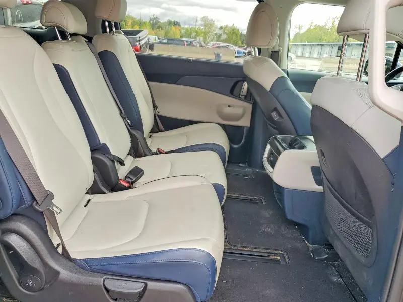 2025 KIA CARNIVAL EX  