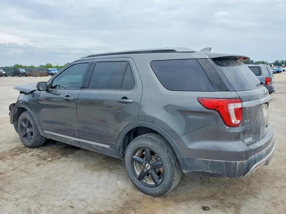 2017 FORD EXPLORER XLT  