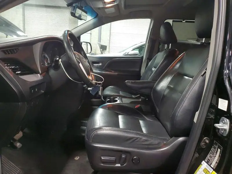 2015 TOYOTA SIENNA SPORT  