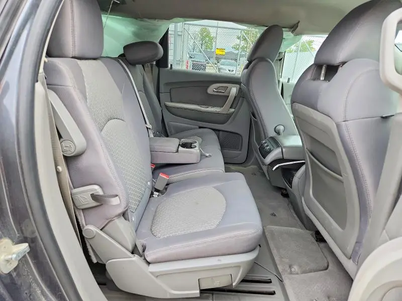 2012 CHEVROLET TRAVERSE LS  