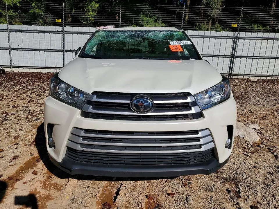 2017 TOYOTA HIGHLANDER XLE  